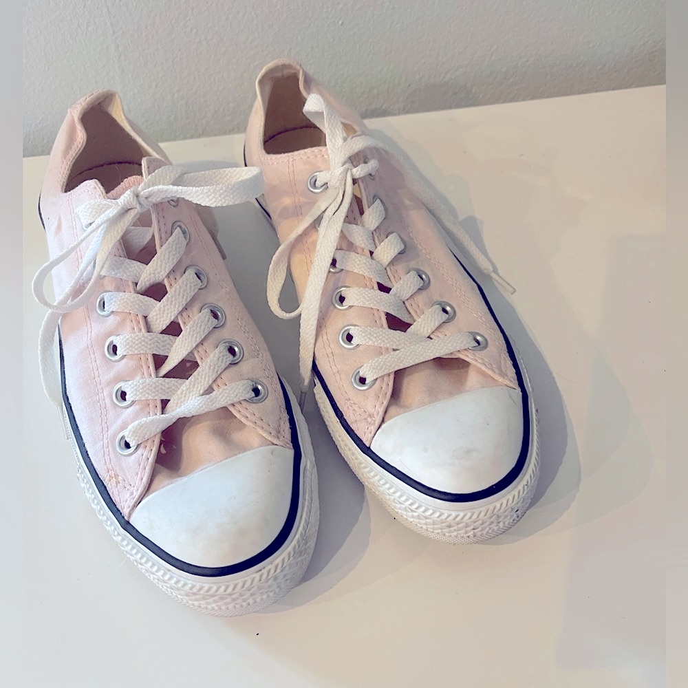 Classic Low-Top Canvas Sneakers - Light Pink